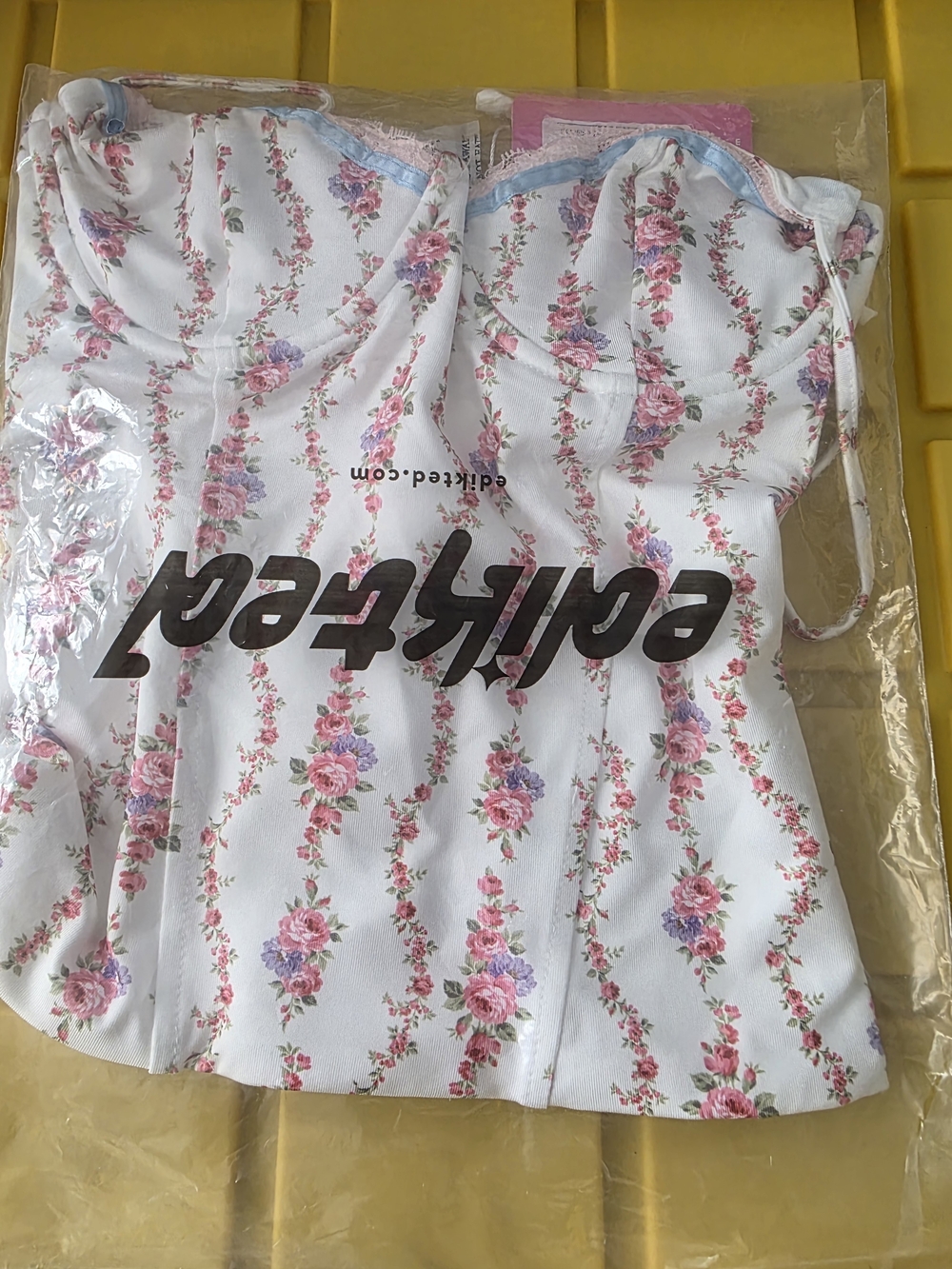 EDIKTED TOP